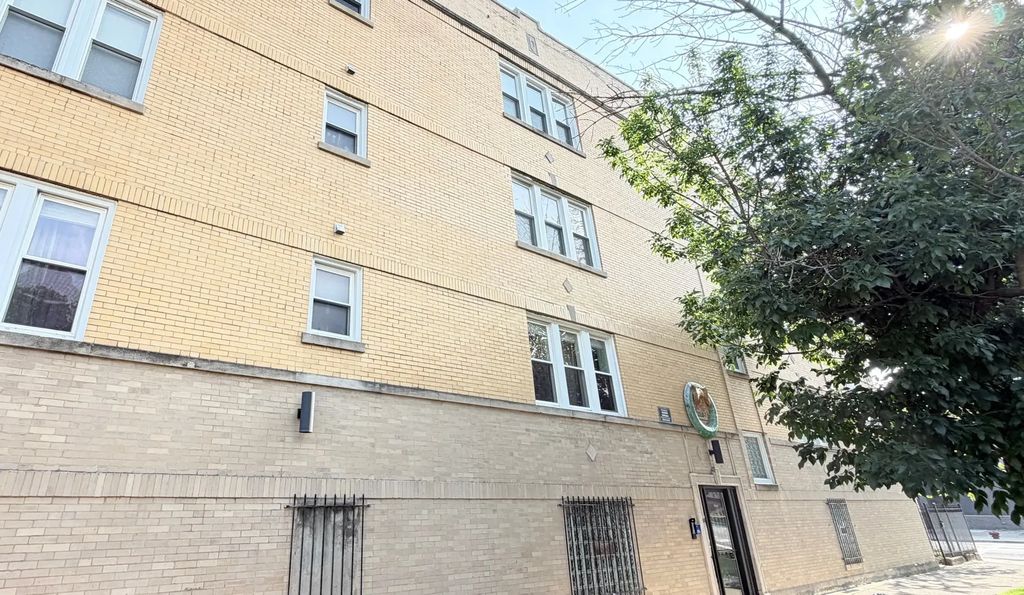 3357 W Huron Street 3, Chicago