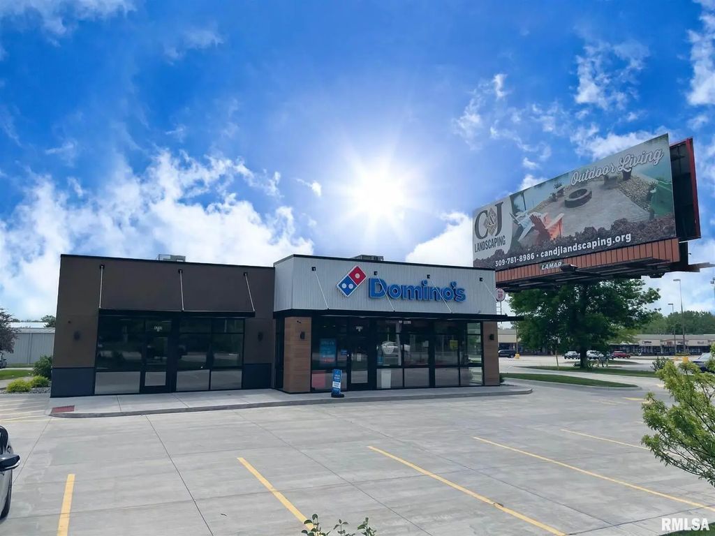 4200 Blackhawk Road 2, Rock Island