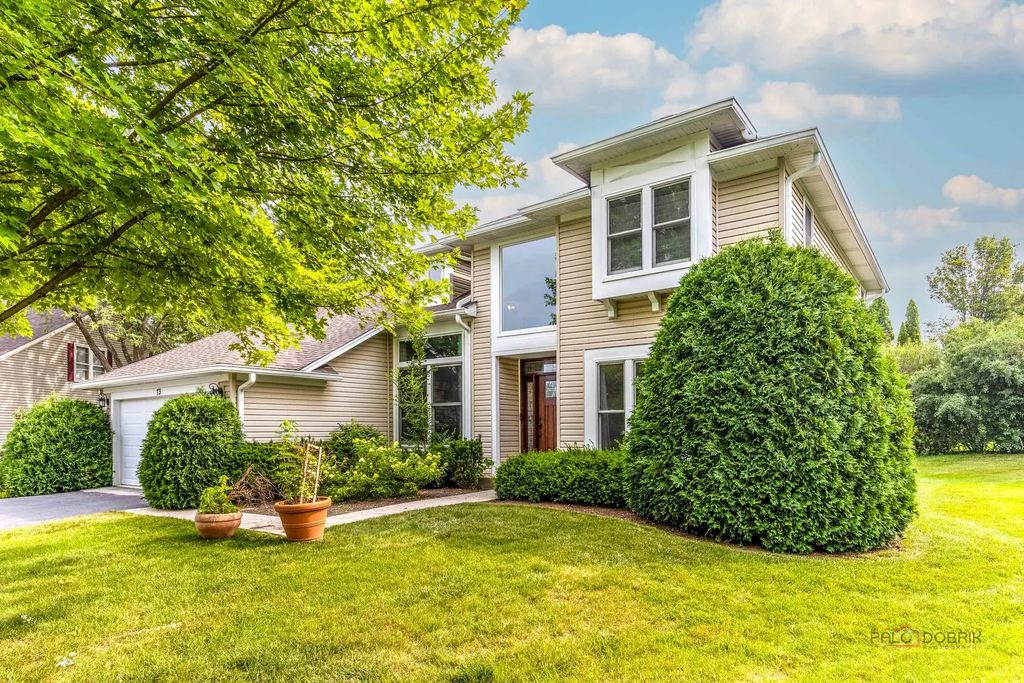 73 Shelby Court, Vernon Hills