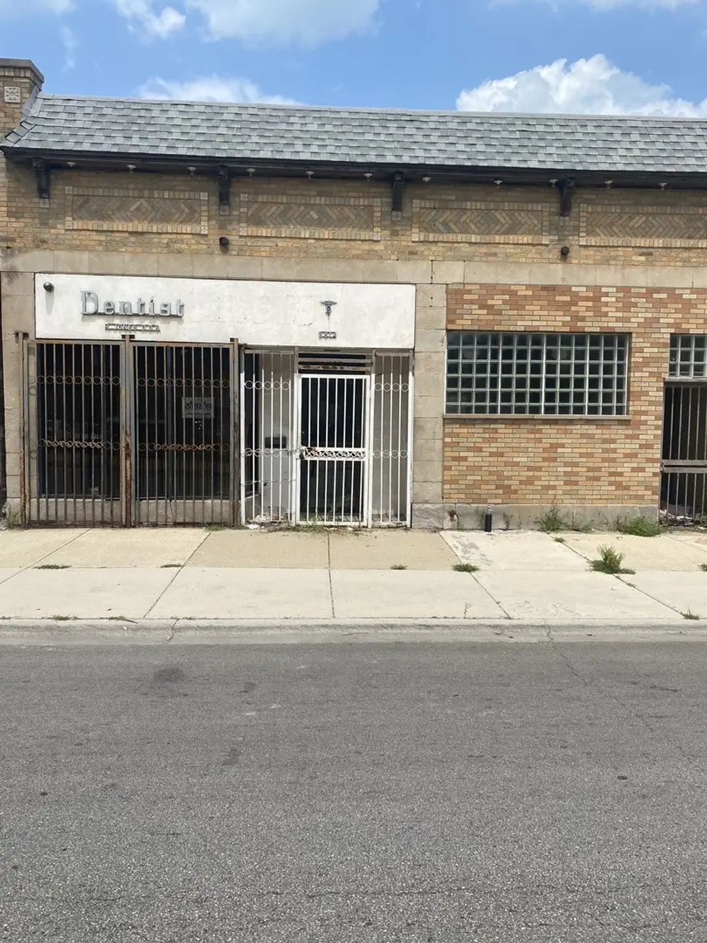2814 E 79th Street, Chicago