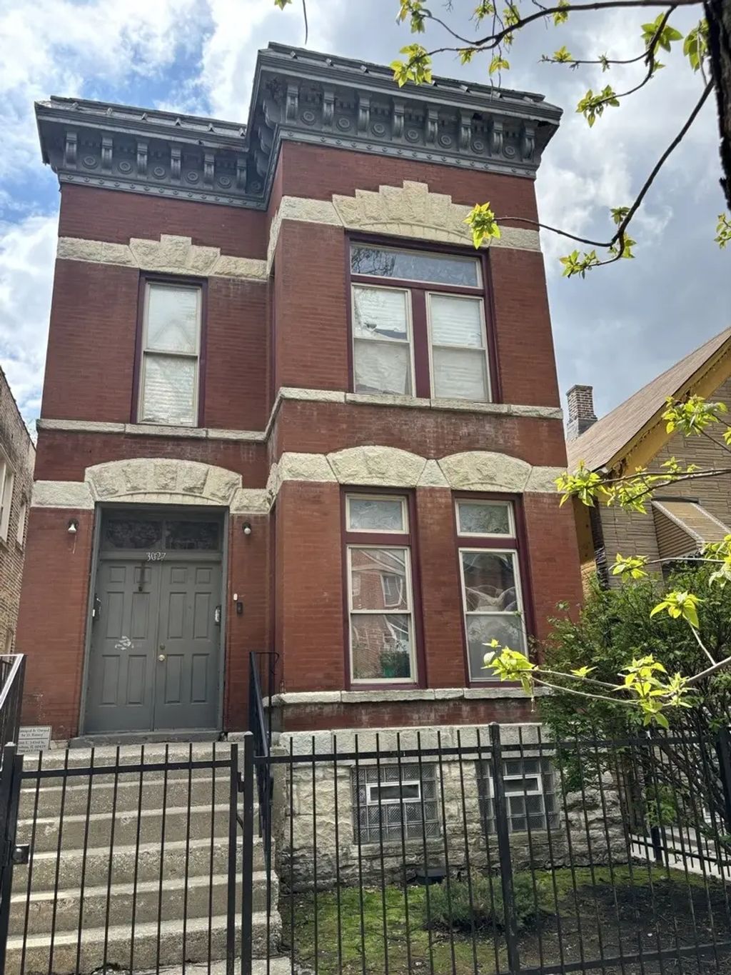 3027 W Flournoy Street, Chicago