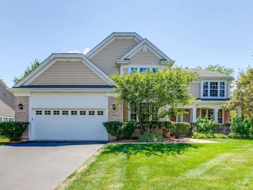 1713 Nathan Lane, Libertyville