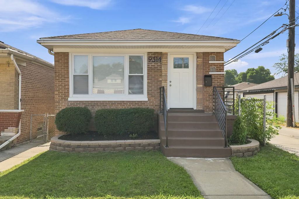 9314 S Colfax Avenue, Chicago