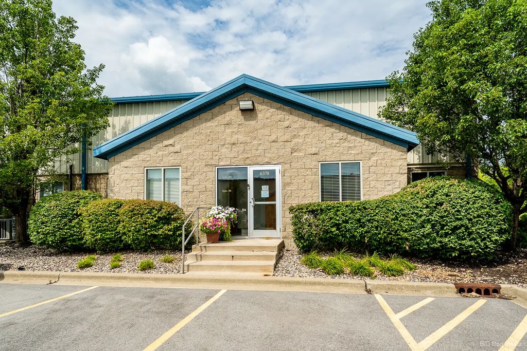 6370 Emerald Parkway 100-101, Monee