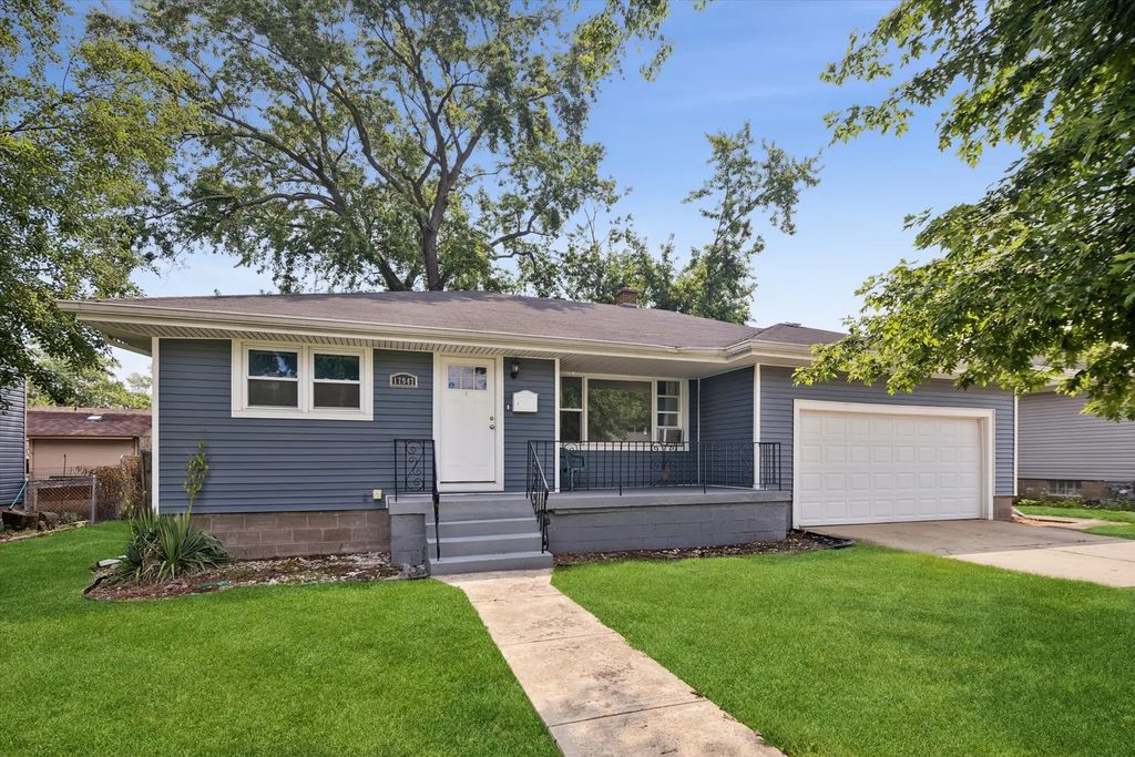 17947 William Street, Lansing