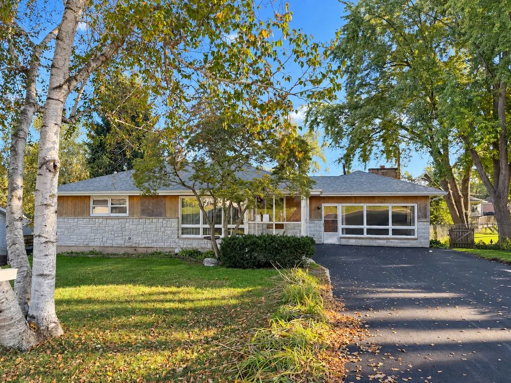 1401 Channel Beach Avenue, Johnsburg