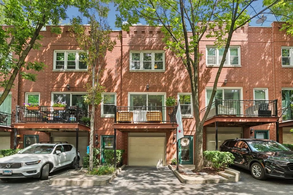2939 N Honore Street C, Chicago, 60657