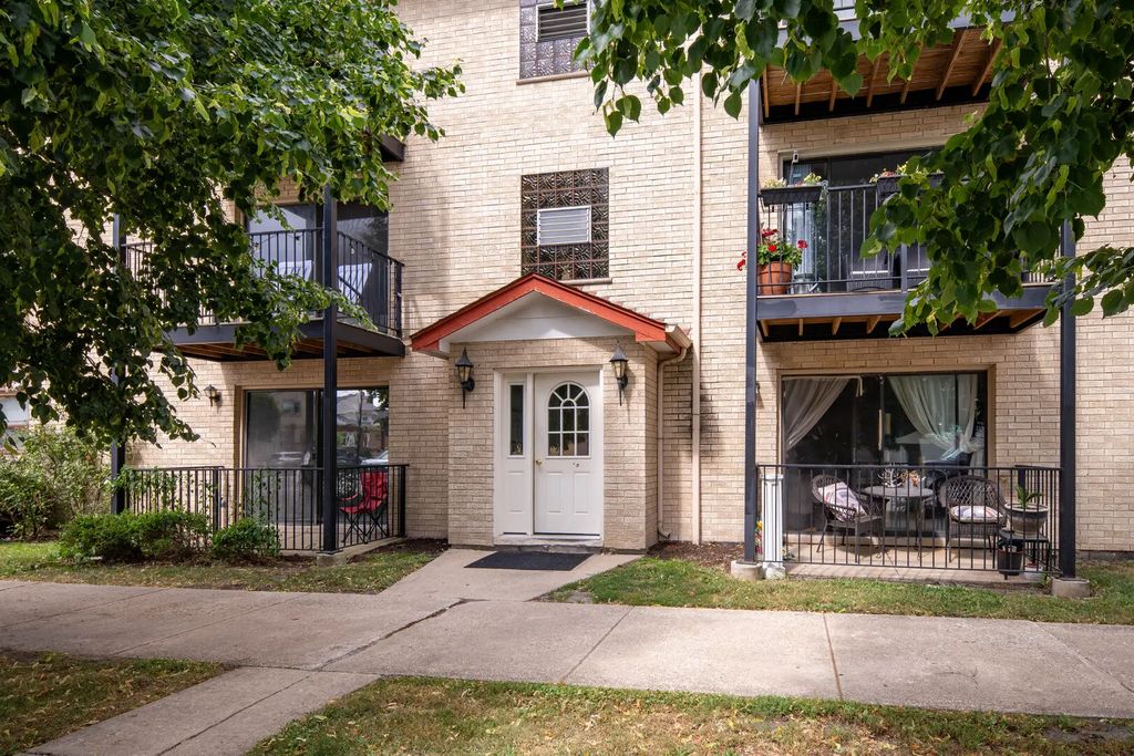 7500 W Addison Street 1-s, Chicago