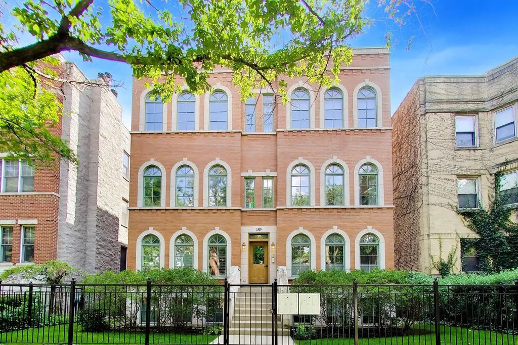 4309 N Richmond Street 2s, Chicago