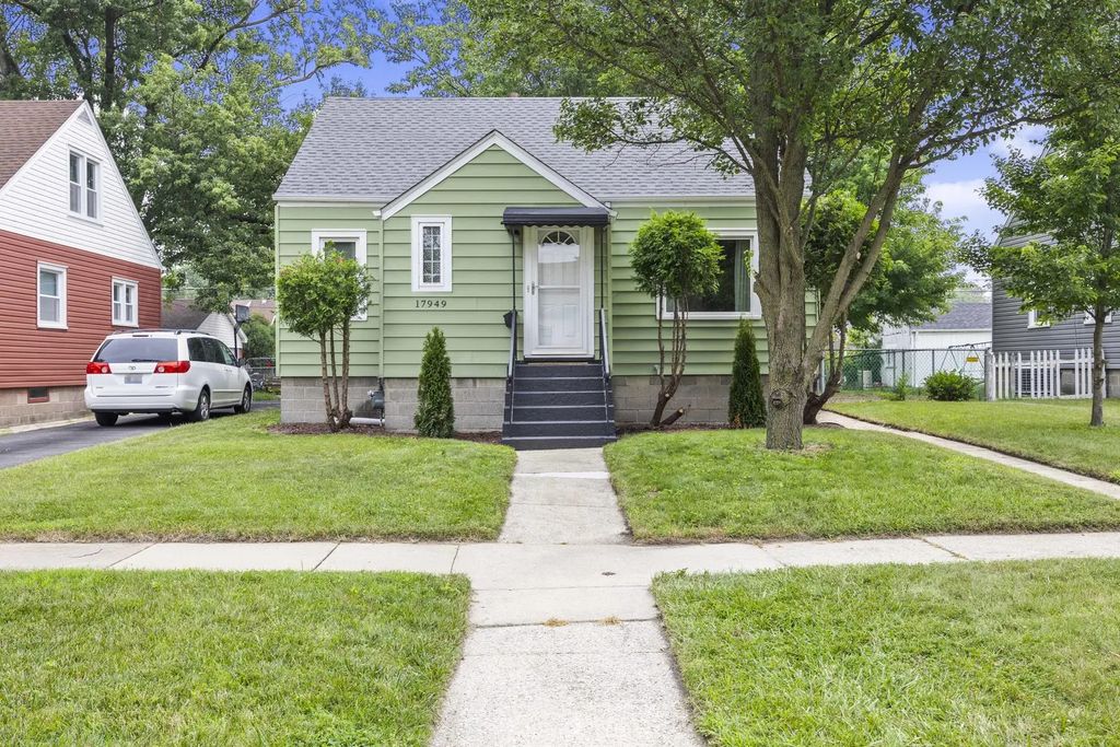 17949 Escanaba Avenue, Lansing