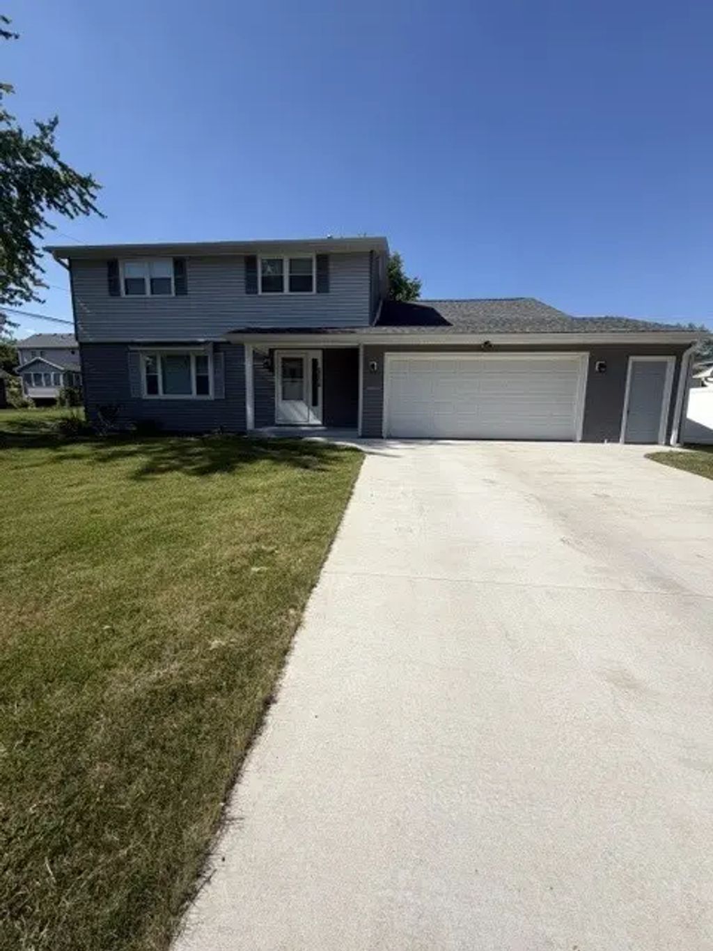 2206 E 32nd Street, Davenport