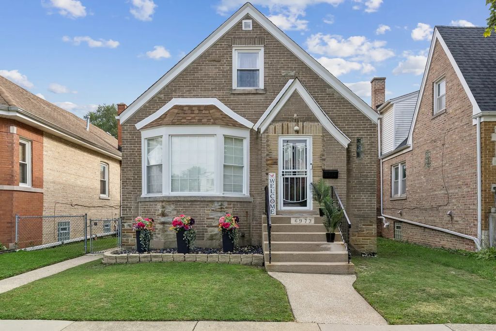 6973 W Nelson Street, Chicago