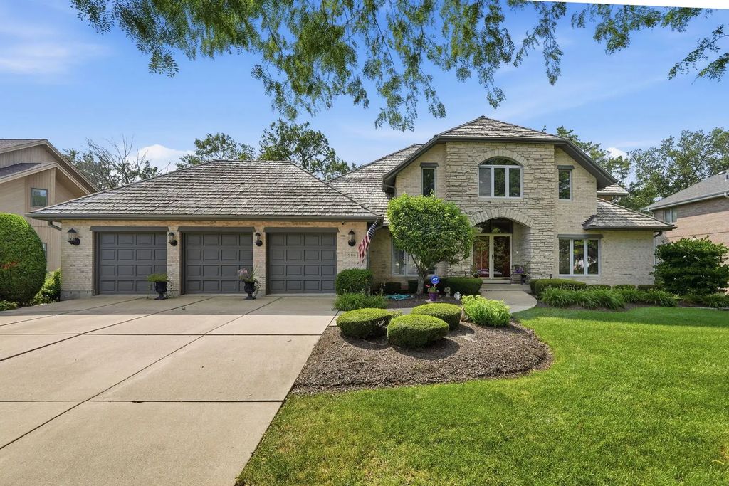 8416 Evergreen Lane, Darien