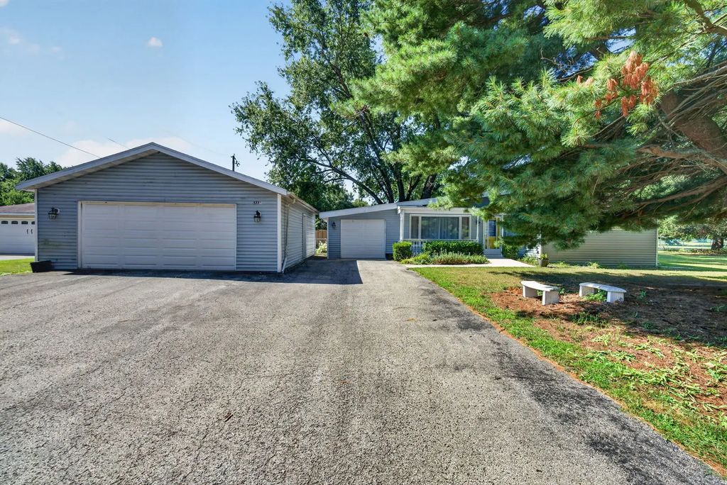 5775 Peart Road, Morris