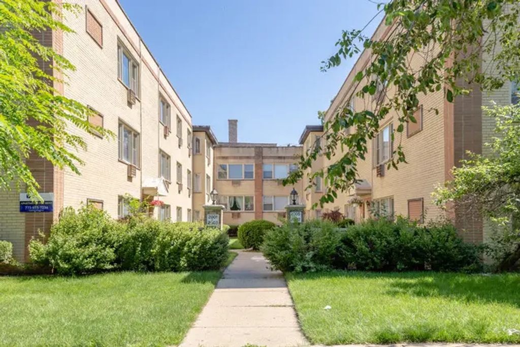 2007 W Touhy Avenue 207, Chicago