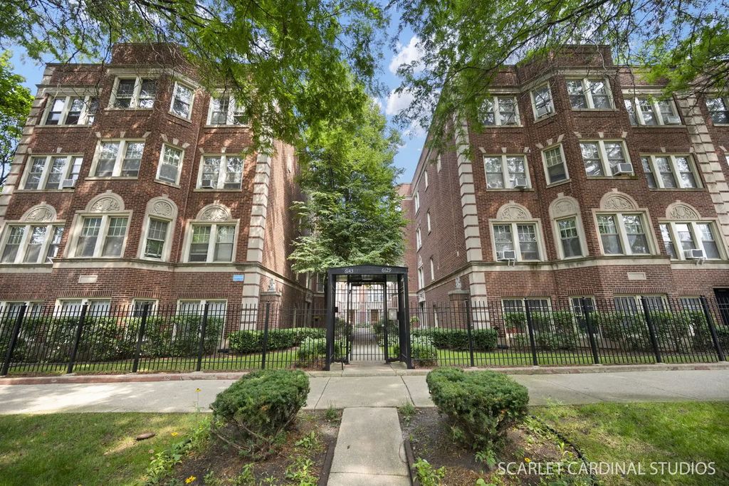 6137 N Hoyne Avenue 2, Chicago, 60659