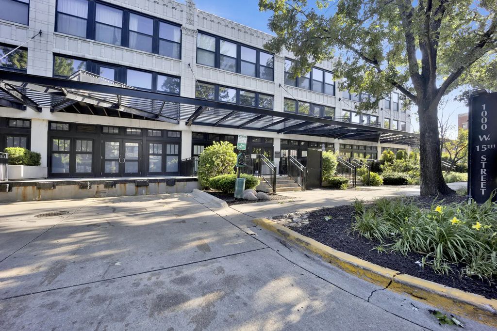 1000 W 15th Street 326, Chicago, 60608