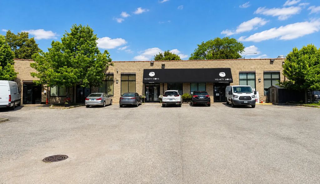 3515 W Grand Avenue, Chicago