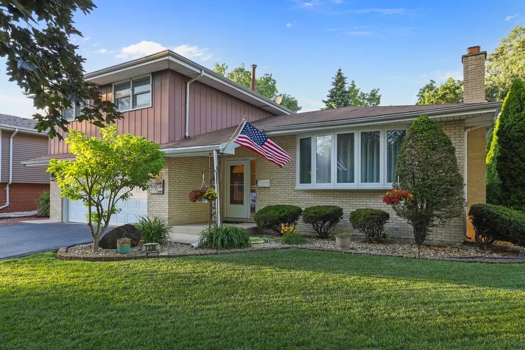 7330 170th Place, Tinley Park