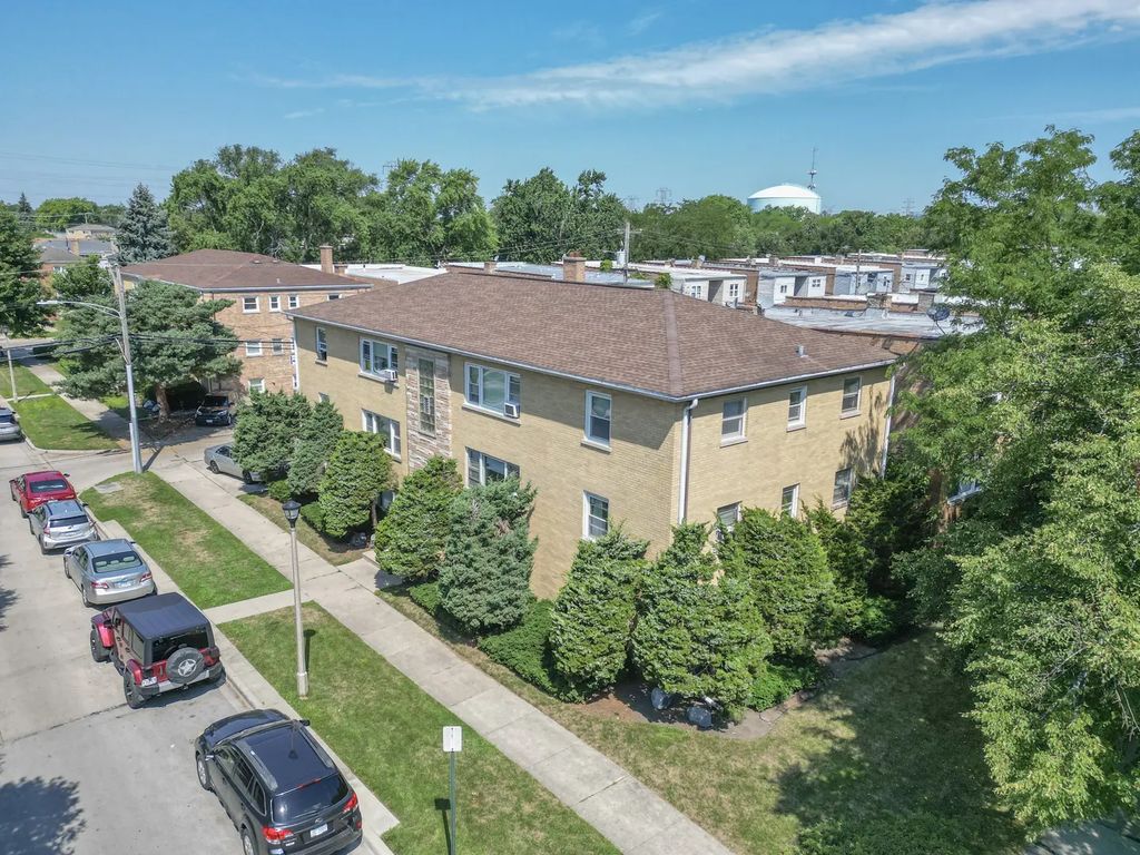 4936 Greenwood Street, Skokie