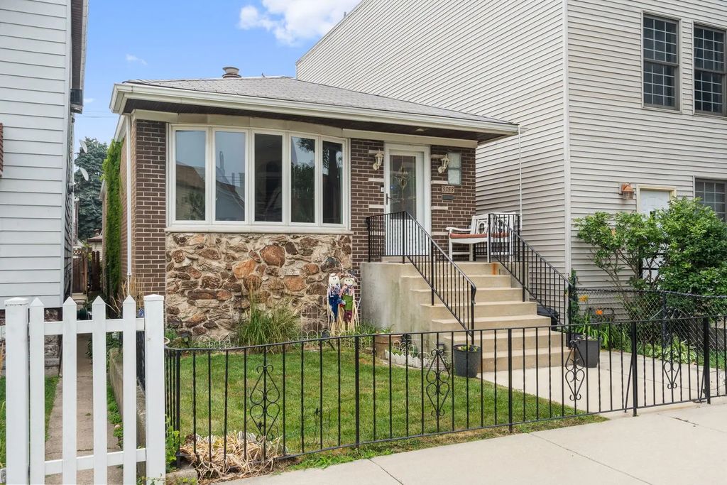 3753 S Emerald Avenue, Chicago