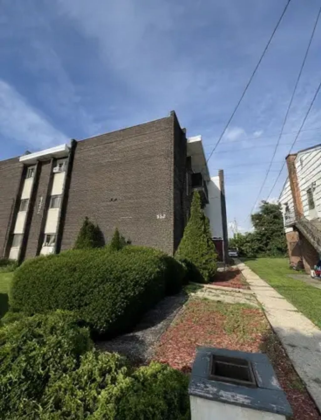 355 Bluff Avenue 3d, La Grange