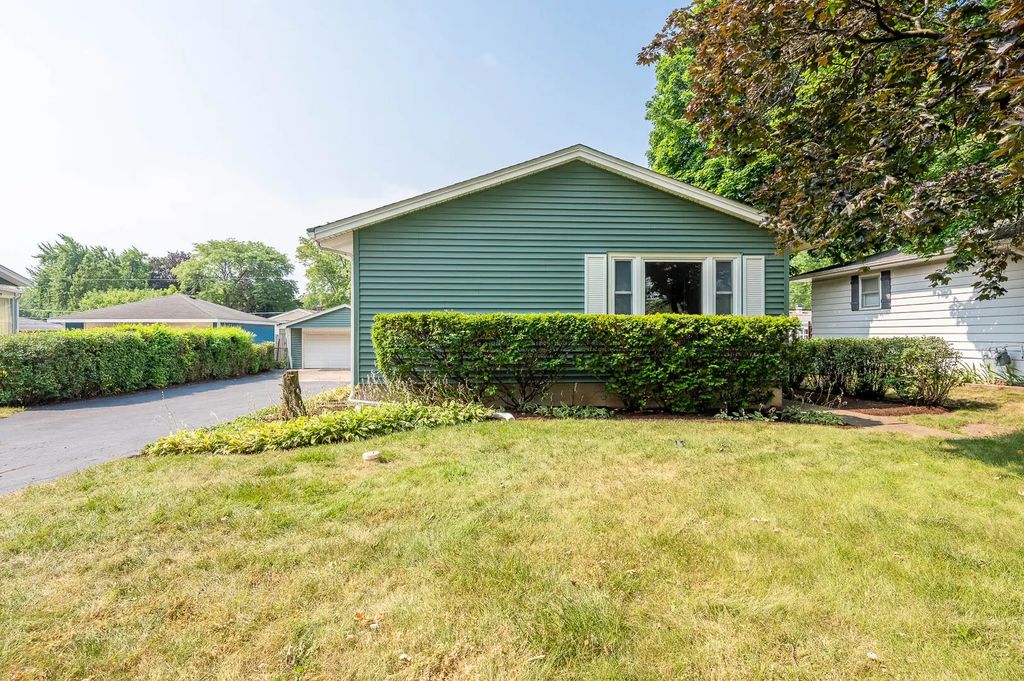 2203 Kirchoff Road, Rolling Meadows