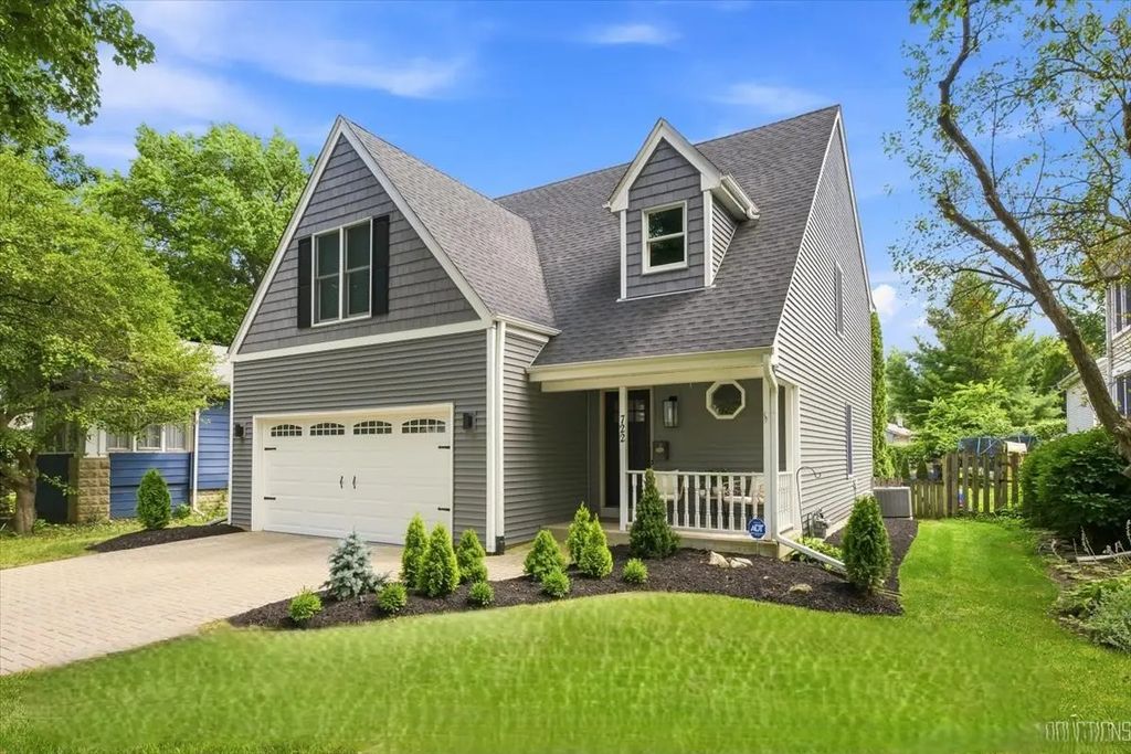 722 Center Street, Geneva