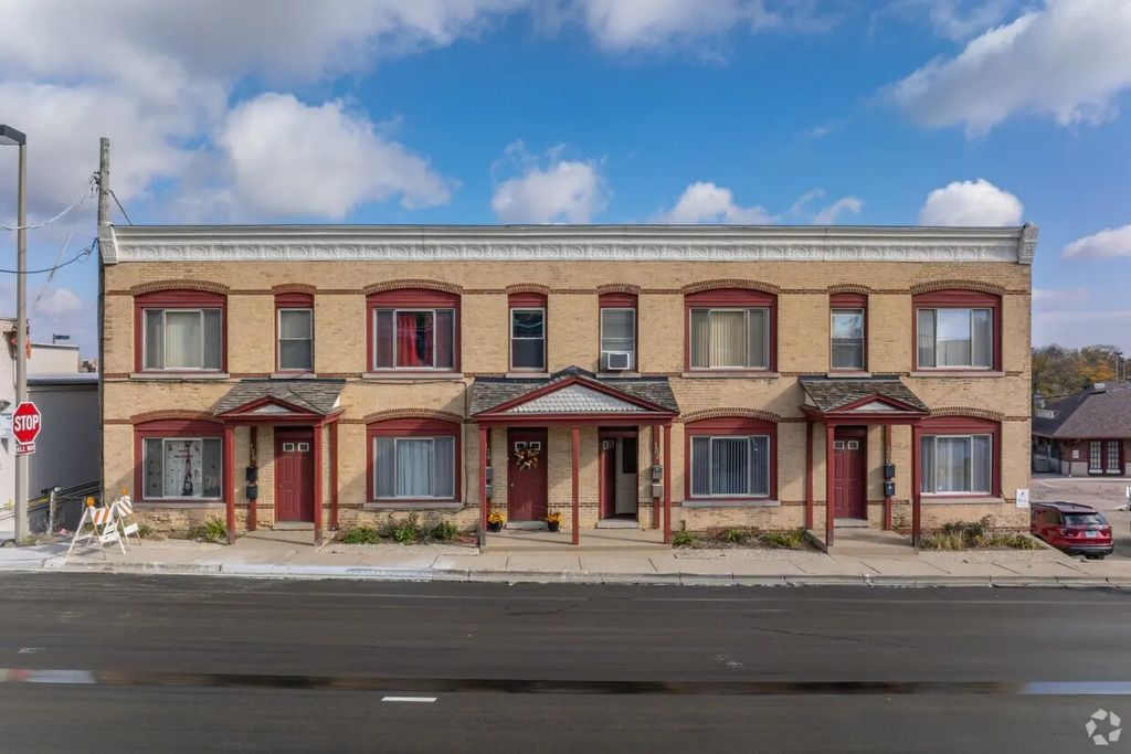 130 Washington Street, Woodstock