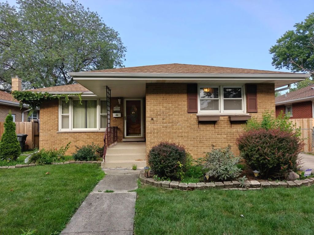 17717 Bernadine Street, Lansing
