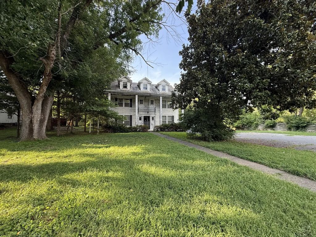 508 W Oak Street, Carbondale