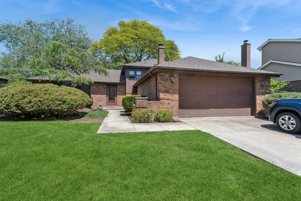2214 Hamilton Lane, Darien