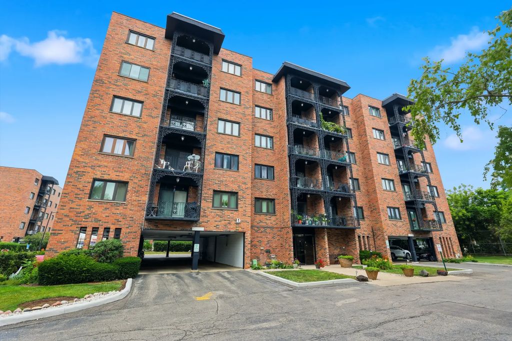 9332 Landings Lane 506, Des Plaines
