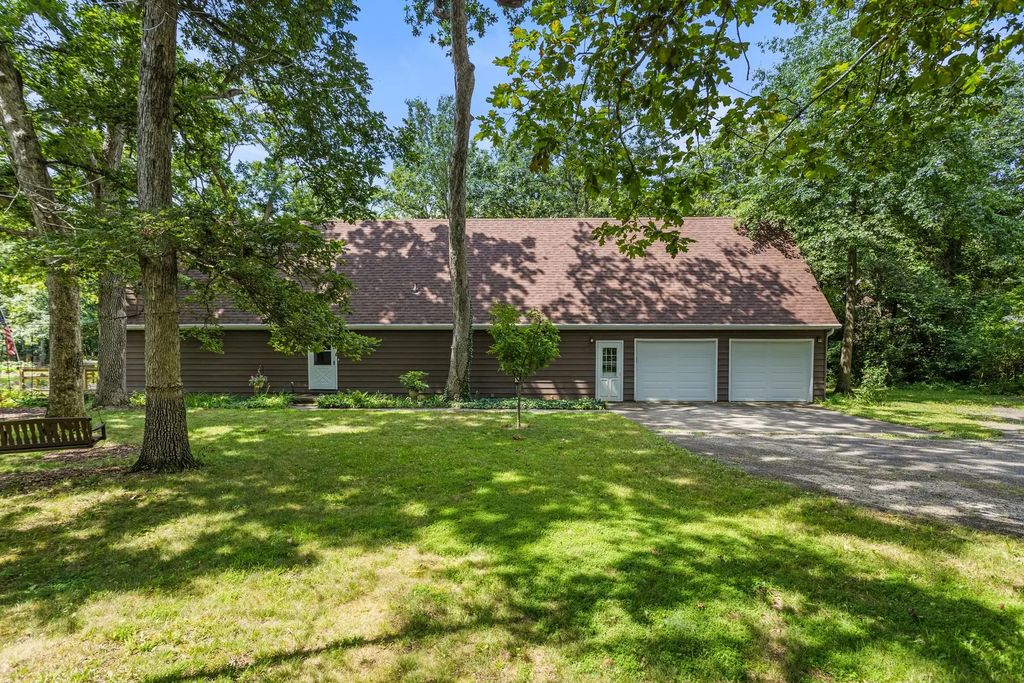 667 County Road 3350 N, Fisher