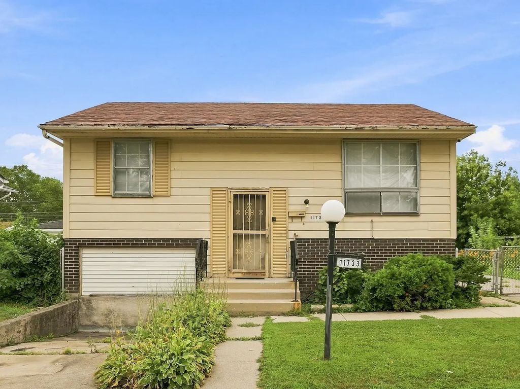 11733 S Elizabeth Street, Chicago, 60643