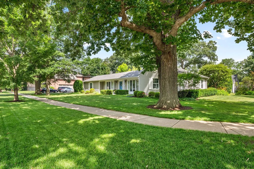 2111 Bosworth Lane, Northfield