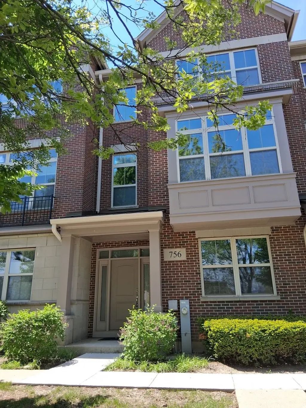 756 N Aspen Drive, Vernon Hills