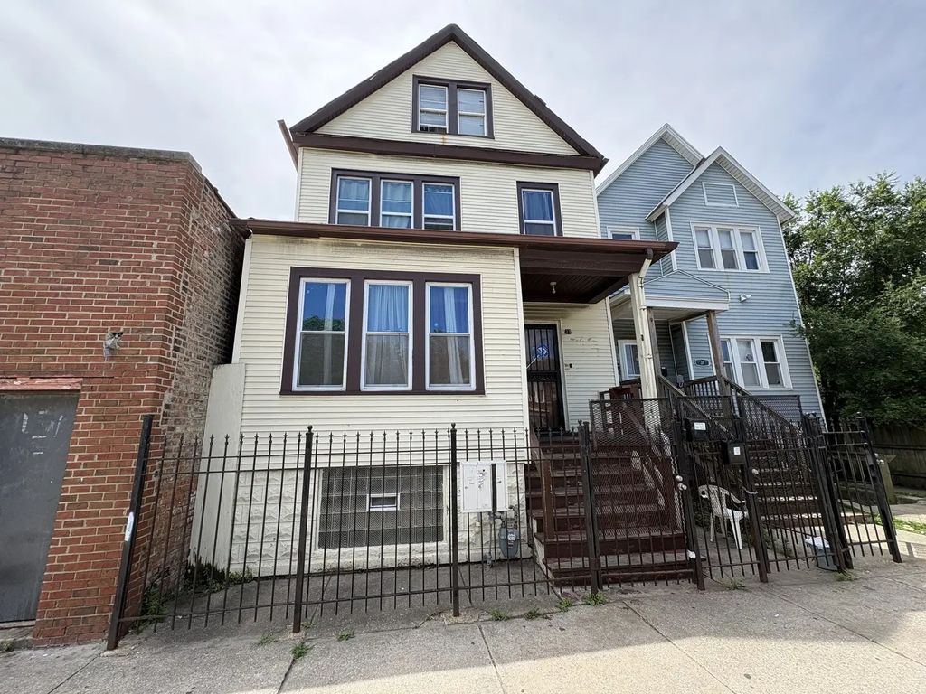 33 E 119th Street, Chicago