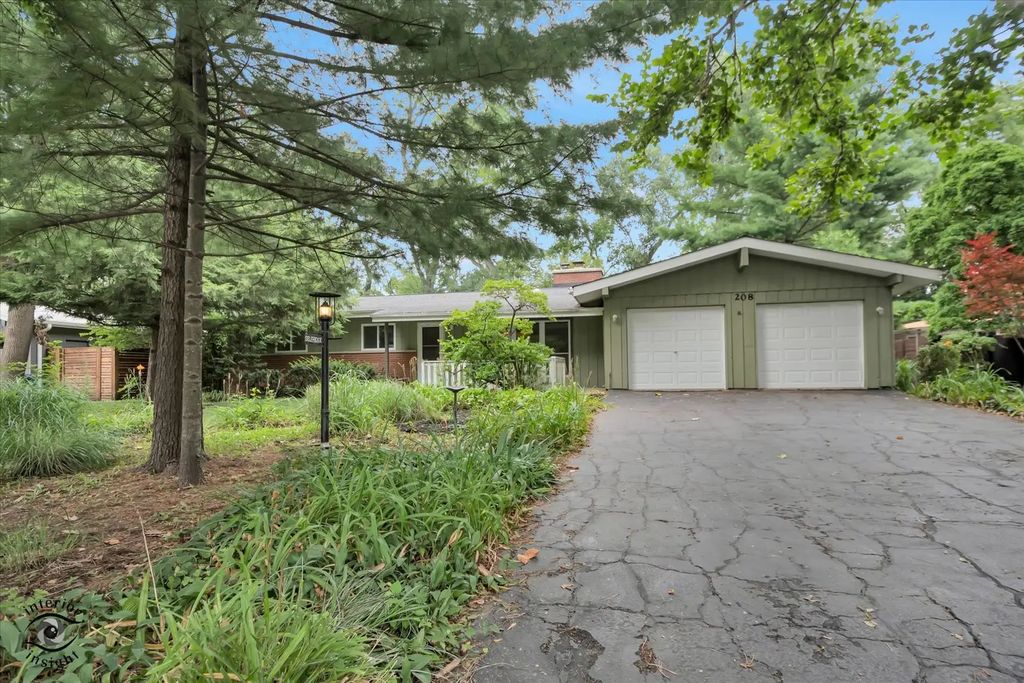 208 Shady Lane, Downers Grove