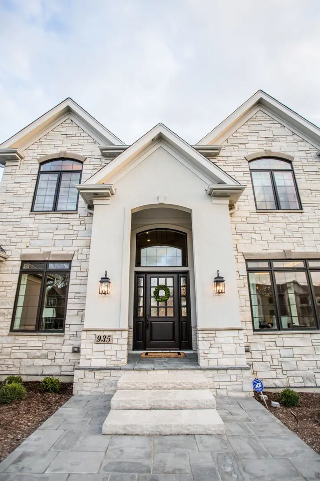 827 W Brookside Street, Palatine