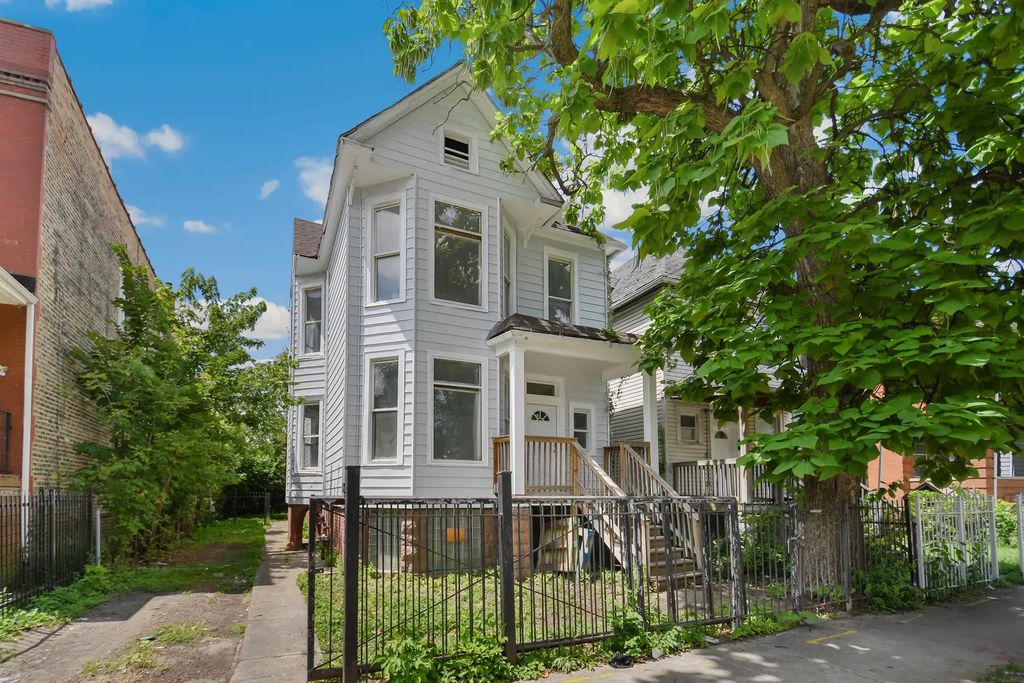 210 N Laramie Avenue, Chicago