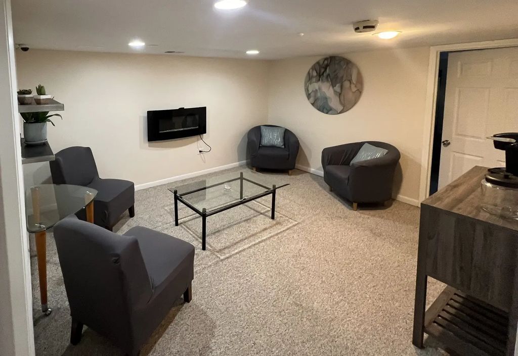 1224 Plainfield Road, Darien