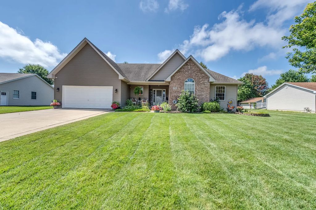 1250 Kramer Lane, Sandwich