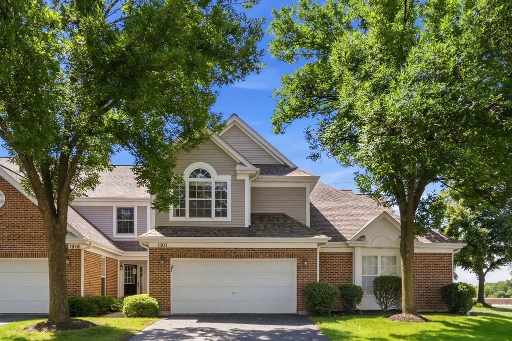 1911 N Silver Lake Road, Arlington Heights