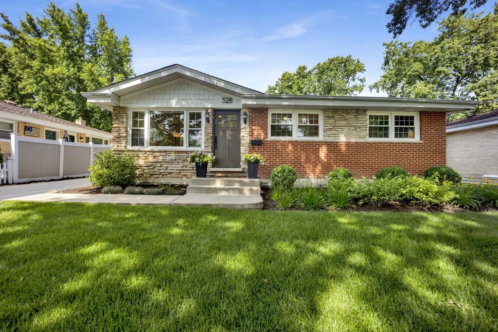 528 Kipling Court, Wheaton