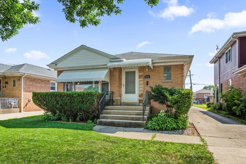 4835 N Nordica Avenue, Chicago