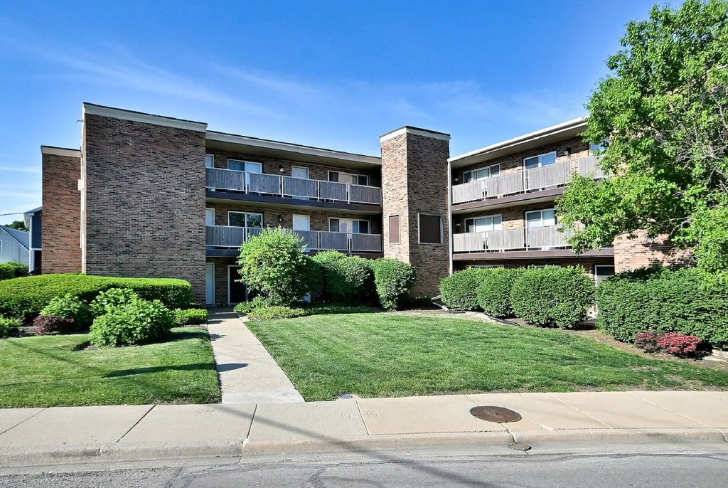 600 S York Street 2b, Elmhurst
