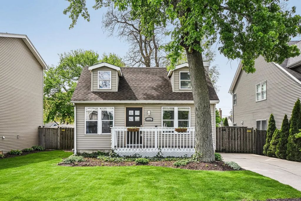 1031 Adelia Street, Downers Grove