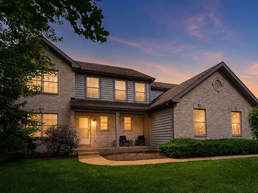 520 Barton Creek Drive, Lake In The Hills