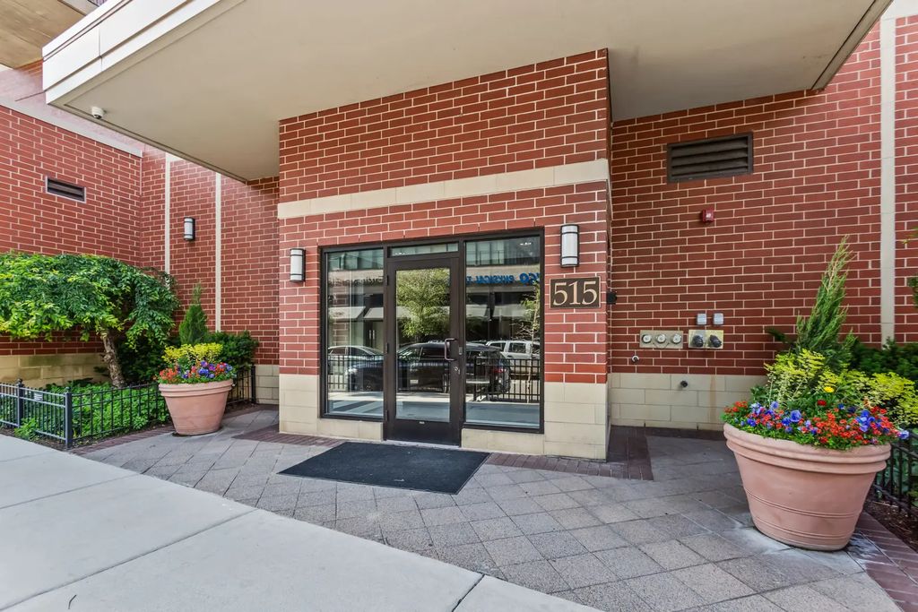 515 Main Street 401, Evanston